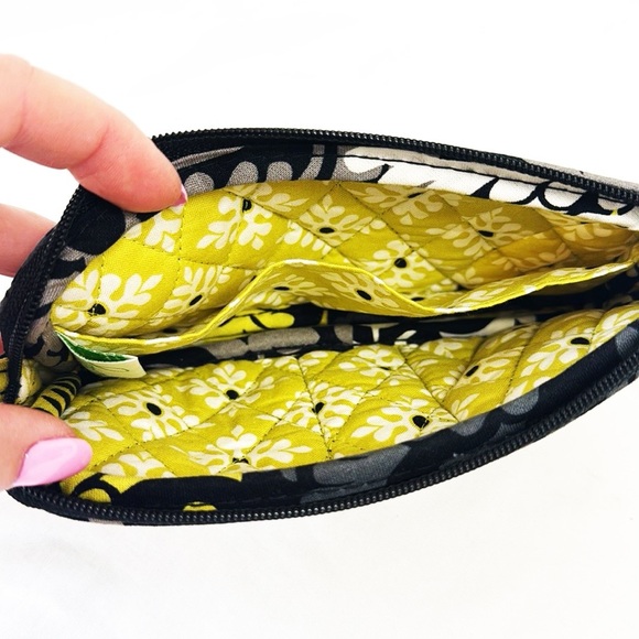 VERA BRADLEY Black Floral Wristlet/Wallet Size 7”x4” - Picture 4 of 5